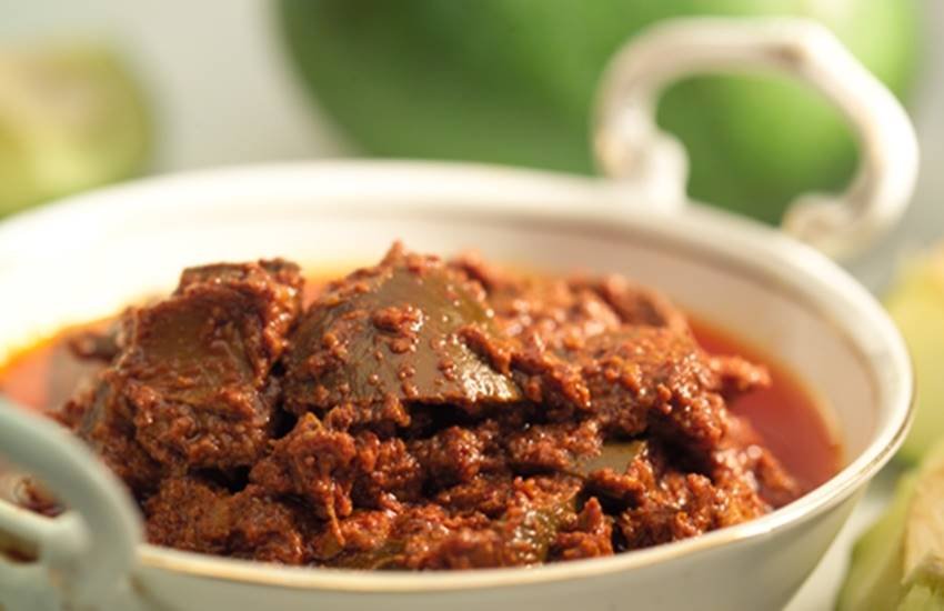 हर रोज खाने के साथ अचार खाना सेहतमंद नहीं होता है। 