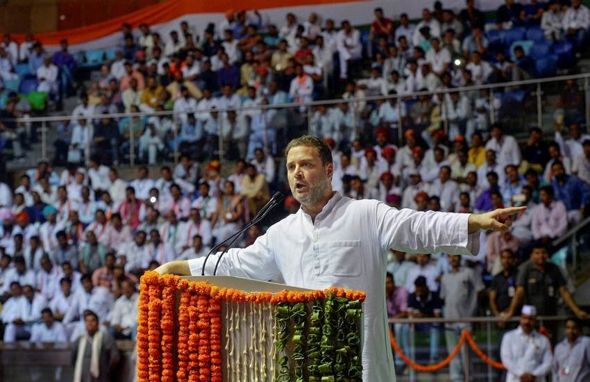 तालकटोरा स्‍टेडियम में ओबीसी सम्‍मेलन को संबोधित करते कांग्रेस अध्‍यक्ष राहुल गांधी। (फोटो सोर्स: प्रेट्र)