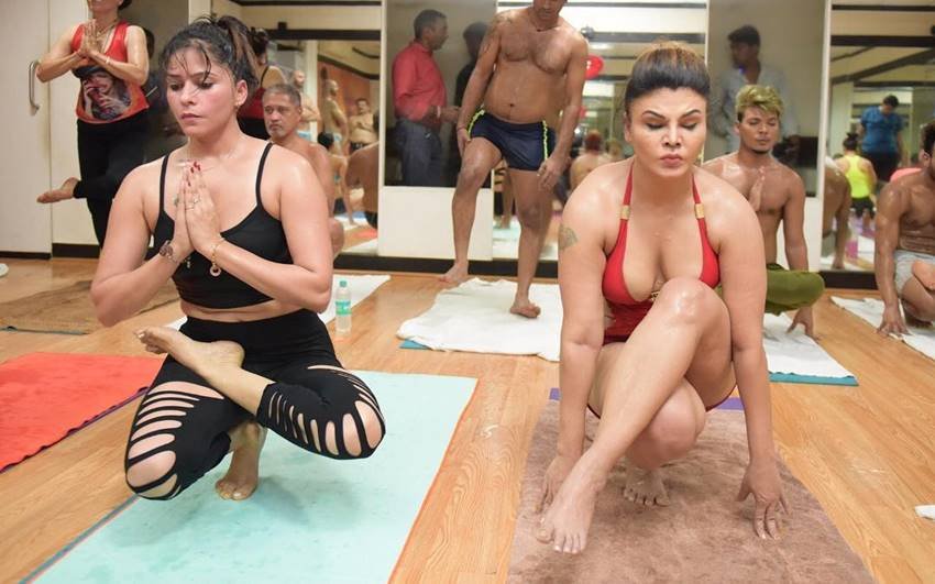 International Yoga Day, Rakhi Sawant, Actress, Bollywood, yoga., Rakhi Sawant yoga, Rakhi Sawant hot yoga, Rakhi Sawant yoga day, yoga day 2018, Rakhi Sawant hot pics
