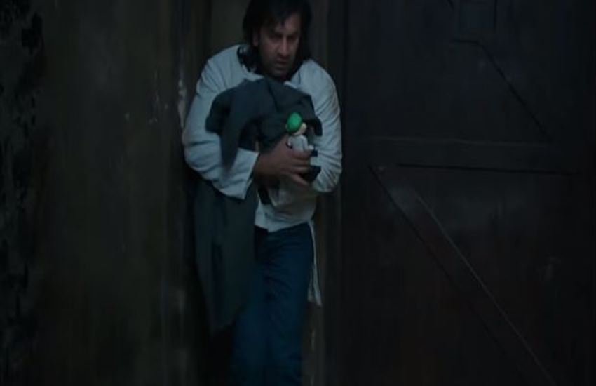 संजू के जेल सीन को लेकर एक एक्टिविस्ट ने प्रसून जोशी को पत्र लिखा है। संजू के जेल सीन को लेकर एक एक्टिविस्ट ने प्रसून जोशी को पत्र लिखा है।