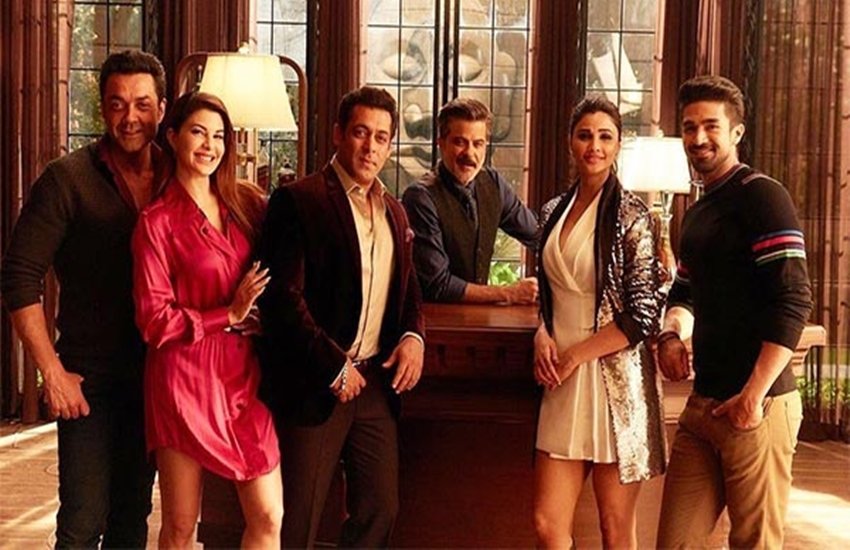 सलमान खान के साथ अनिल कपूर, बॉबी देओल, साकिब सलीम, अभिनेत्री डेजी शाह और जैकलीन फर्नांडीस।