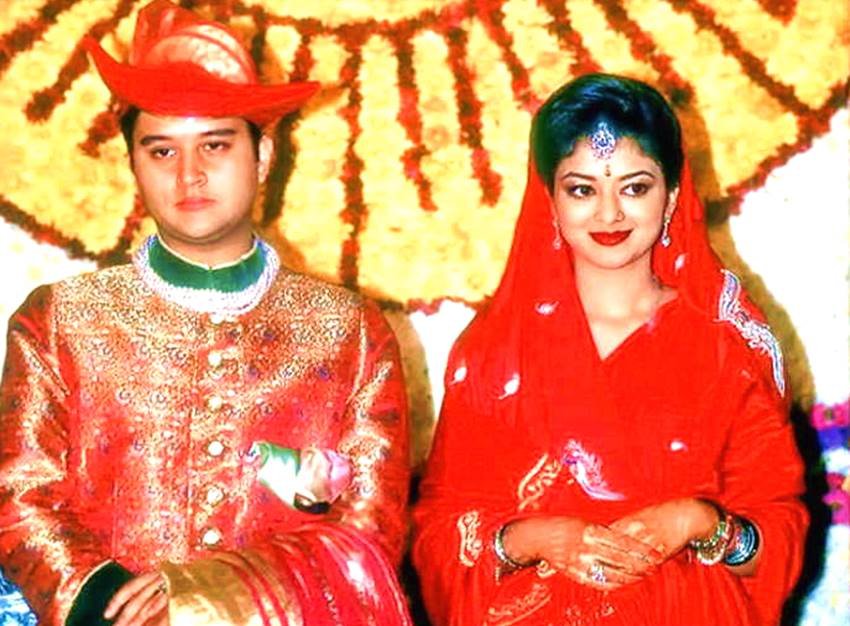 Jaiveer Shergill-divayata, devendra fadnavis- : Amruta Fadnavis Fadnavis,sachin pilot with sara pilot, Major Rajyavardhan Singh Rathore, Indian Youth Politician Education