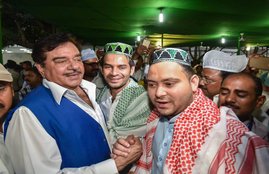shatrughna sinha, bjp mp shatrughna sinha, rjd, roja, iftaar, Tejashwi yadav, Lalu yadav, Hindi news, News in Hindi, Patna news, Bihar news, Jansatta