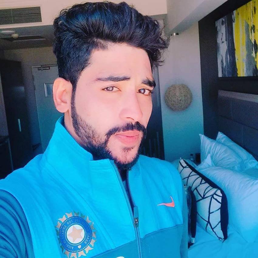 Mohammed Siraj, Gift, Jeep Compass, IPL Auction, IPL Salary, indian cricketer Mohammed Siraj, Mohammed Siraj new ride, Mohammed Siraj new car, Mohammed Siraj photos, Mohammed Siraj gallery jansata, Mohammed Siraj run, Mohammed Siraj wicket, IPL Mohammed Siraj, Mohammed Siraj in ipl Mohammed Siraj with kohli, kohali team Player Mohammed Siraj