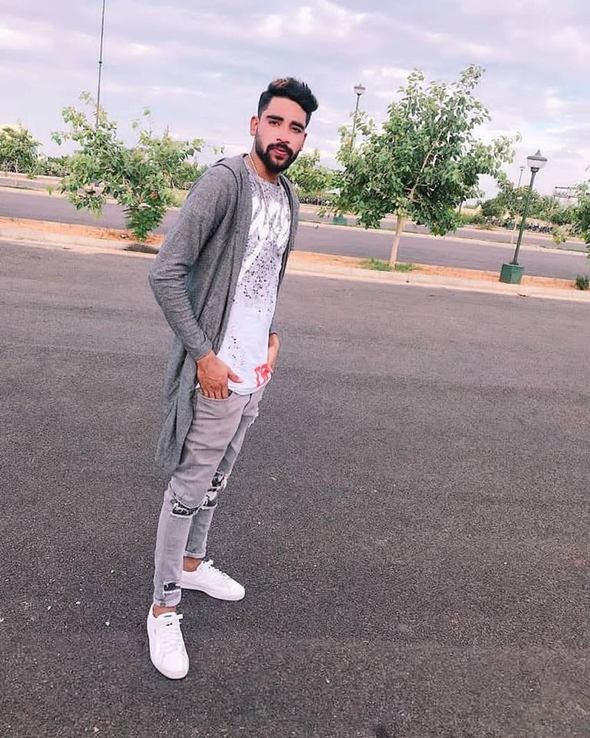 Mohammed Siraj, Gift, Jeep Compass, IPL Auction, IPL Salary, indian cricketer Mohammed Siraj, Mohammed Siraj new ride, Mohammed Siraj new car, Mohammed Siraj photos, Mohammed Siraj gallery jansata, Mohammed Siraj run, Mohammed Siraj wicket, IPL Mohammed Siraj, Mohammed Siraj in ipl Mohammed Siraj with kohli, kohali team Player Mohammed Siraj