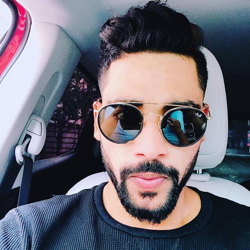 Mohammed Siraj, Gift, Jeep Compass, IPL Auction, IPL Salary, indian cricketer Mohammed Siraj, Mohammed Siraj new ride, Mohammed Siraj new car, Mohammed Siraj photos, Mohammed Siraj gallery jansata, Mohammed Siraj run, Mohammed Siraj wicket, IPL Mohammed Siraj, Mohammed Siraj in ipl Mohammed Siraj with kohli, kohali team Player Mohammed Siraj