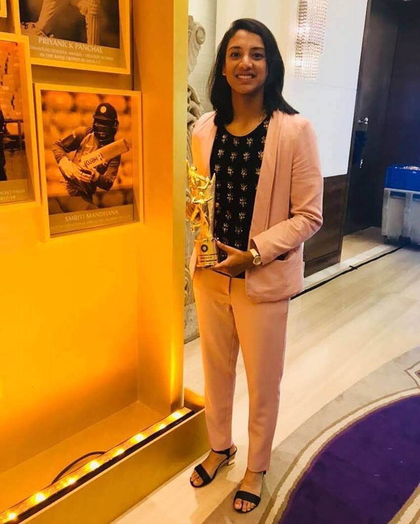 smriti mandhana, harmanreet kaur, viart kohli, mithali raj, AAnushka sharma, deepika pallikal, dinesh karthik, Krunalpandya, hadrik pandya, Naman, BCCI Award, M A K Pataudi Memorial Lecture and BCCI Awards,