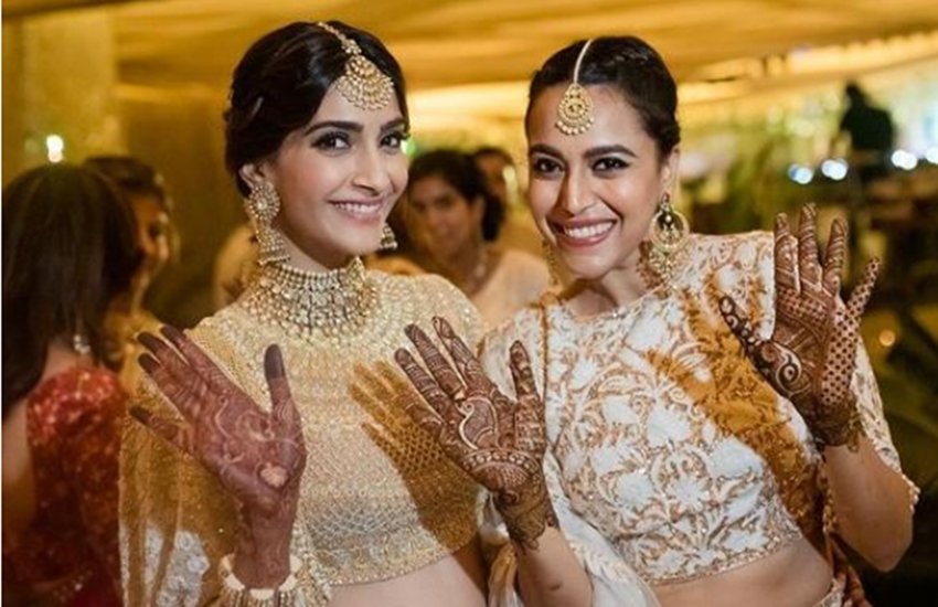 Swara Bhaskar and sonam kapoor, sonam kapoor birthday, gift of swara bhaskar is most special to me said sonam kapoor, sonam kapoor age, swara bhaskar, jansatta, entertainment news