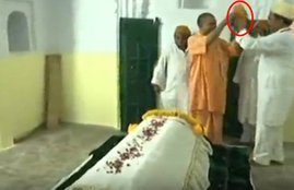 cm yogi adityanath, yogi, Kabir, sant kabir nagar, skull cap, yogi cap, Maghar, up news, Hindi news, pm modi, Narendra modi, modi at maghar, Hindi news