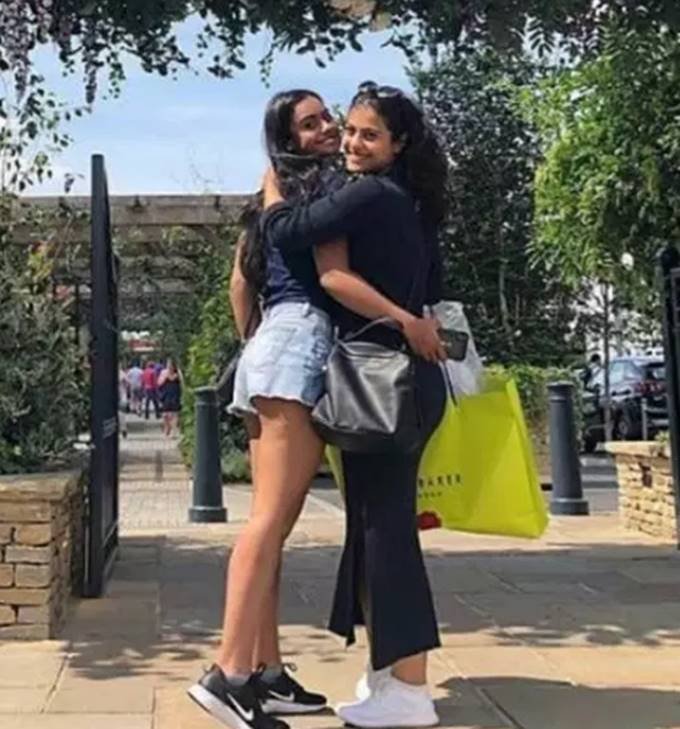 kajol, ajay devgn, kajol with family, ajay kajol enjoying London vacations, here are pictures of Nysa and Yug, Nysa and Yug in London vacations, Nysa and Yug with parents kajol and ajay, bollywood news, television news, entertainment news, bollywood news, television news, entertainment news, bollywood news, television news, bollywood news, television news, entertainment news, bollywood news, television news, entertainment news, bollywood news, television news