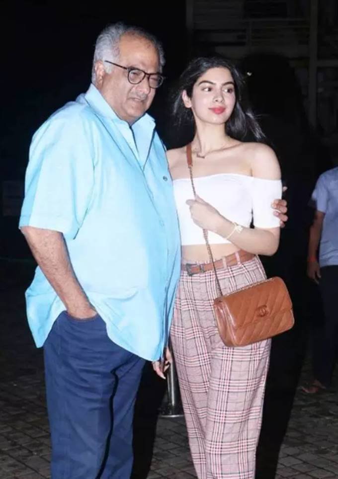 Dhadak screening, Anil Kapoor, Boney kapoor, khushi kapoor, sonam kapoor, Varun Dhawan, sonam kapoor came to watch janhvi kapoor, janhvi kapoor debut movie dhadak, sonam kapoor cousin janhvi kapoor, janhvi kapoor movie special screening, entertainment news, bollywood news, television news, entertainment news,entertainment news, bollywood news, television news, entertainment news