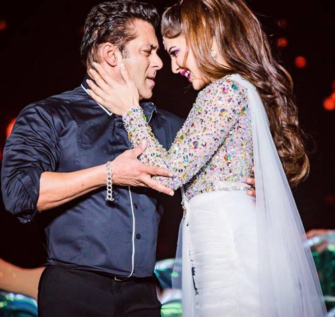 PHOTOS of Jacqueline Fernandez, Jacqueline Fernandez IN Dabangg Tour, Jacqueline Fernandez with salman khan, katrina kaif, daisy shah, Jacqueline Fernandez and daisy together, race 3 actress, Jacqueline Fernandez, inside pictures of kick actress, entertainment news, bollywood news, television news, bollywood news, entertainment news, bollywood news, television news, bollywood news