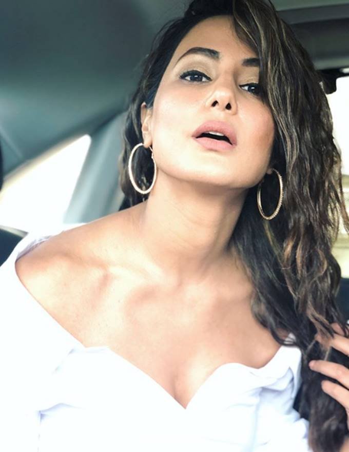Bigg Boss Ex contestant, Bigg Boss Ex contestant Hina Khan, hina khan trolled by social media users, hina khan trolled in social media, hina khan trolled for wearing off sholder outfit, hina khan in children event, television news,entertainment news, bollywood news, television news,entertainment news, bollywood news, television news, television news,entertainment news, bollywood news, television news,entertainment news, bollywood news, television news