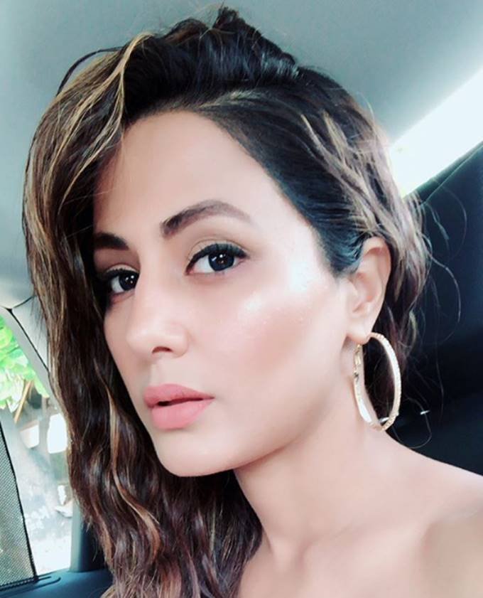 Bigg Boss Ex contestant, Bigg Boss Ex contestant Hina Khan, hina khan trolled by social media users, hina khan trolled in social media, hina khan trolled for wearing off sholder outfit, hina khan in children event, television news,entertainment news, bollywood news, television news,entertainment news, bollywood news, television news, television news,entertainment news, bollywood news, television news,entertainment news, bollywood news, television news