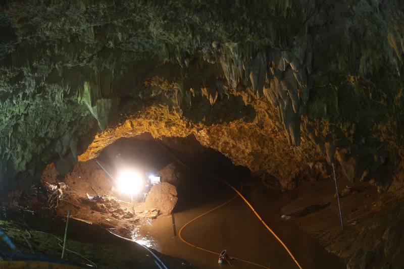 thailand cave rescue, thailand cave rescue operation, Thai football team, Thai football team trapped, Tham Luang, Tham Luang cave, thailand, SEAL diver, Thai Navy, world news, thailand latest photos