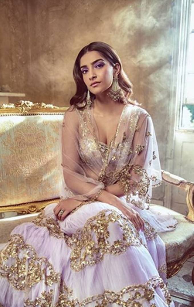 sonam kapoor, sonam kapoor with husband anand ahuja, anand ahuja and sonam kapoor romancing, sonam anand romancing with each other, look at sonam kapoor, sonam kapoor royal look in pictures, television news, television news,entertainment news, bollywood news, television news, entertainment news, bollywood news, television news