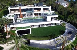 1700 करोड़ रुपये में बिक रहा था यह घर, गिर गए हैं दाम, साथ मिलेंगी कारें और एक हेलिकॉप्टर