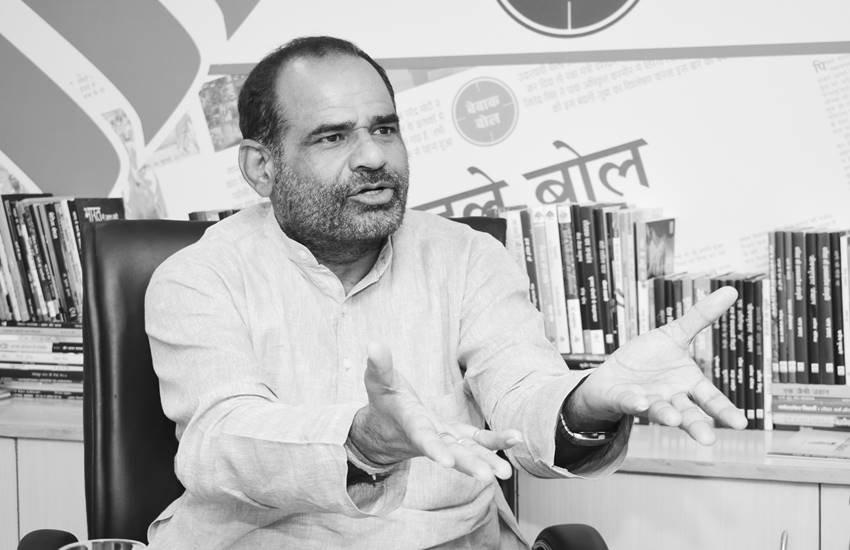 रमेश बिधूड़ी का जन्म 18 जुलाई, 1961 को दिल्ली में हुआ। दिल्ली विश्वविद्यालय से बीकॉम और चौधरी चरण सिंह विश्वविद्यालय से कानून की डिग्री ली।