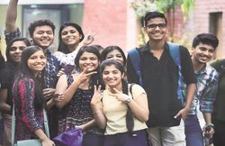 डीयू के नए सत्र का पहला दिन, उत्साह से लबरेज दिखे विद्यार्थी