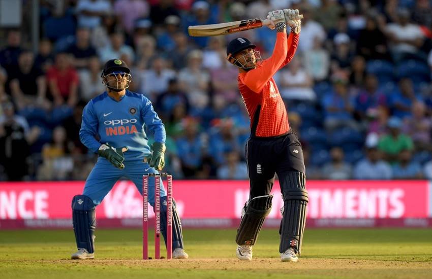 मेजबान टीम ने तीन टी-20 मैचों की सीरीज में 1-1 की बराबरी कर ली है। मेजबान टीम ने तीन टी-20 मैचों की सीरीज में 1-1 की बराबरी कर ली है।