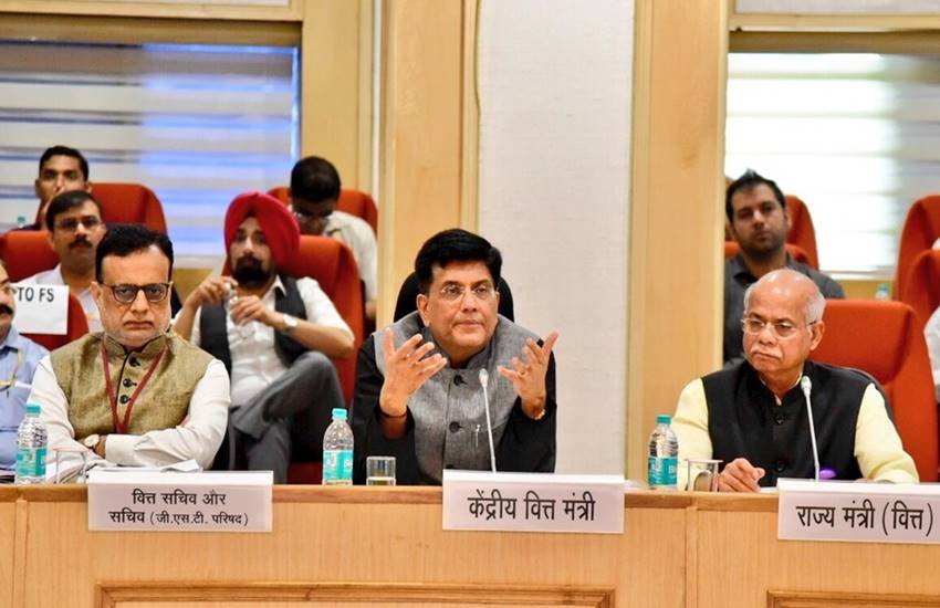 जीएसटी काउंसिल की बैठक को संबोधित करते केंद्रीय मंत्री पीयूष गोयल। फोटो- Twitter 
