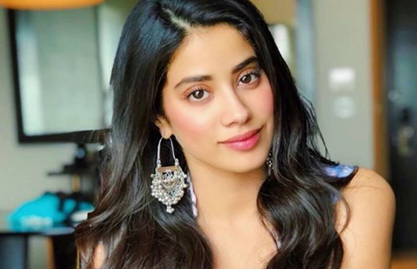 जाह्नवी कपूर अपनी डेब्यू फिल्म धड़क को लेकर इन दिनों खूब चर्चा में हैं।