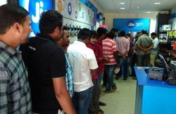 Jio Offer: जियो ला रहा ये नया ऑफर, जानिए कैसे उठा सकते हैं इसका फायदा