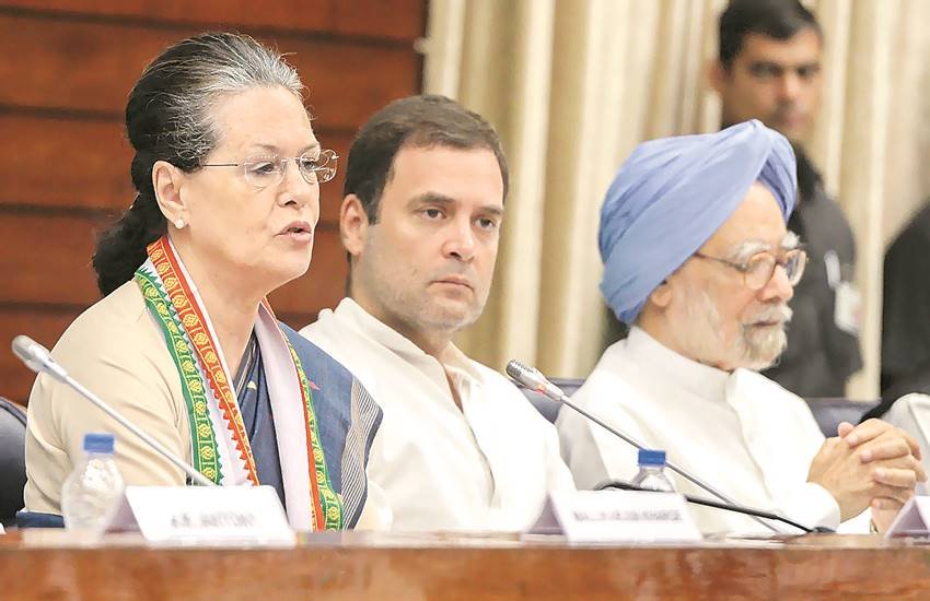 बैठक में राहुल गांधी ने कांग्रेसजनों से अपील की कि वे भारत के दबे-कुचले लोगों की लड़ाई लड़ें।