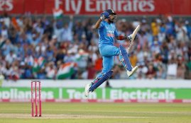 k l rahul, Indian cricketer K l rahul, k l rahul century, k l rahul 2nd century, k l rahul crying, Ind vs Eng, India vs England t20, T20, hindi news, sports news, Cricket news, jansatta