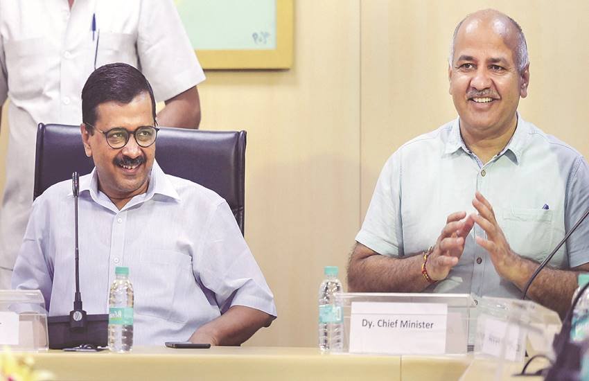 मनीष सिसोदिया ने गुरुवार को कहा कि तबादलों व नियुक्तियों को लेकर बुधवार को जारी आदेश न मानने वाले नौकरशाहों पर कार्रवाई करने का विचार कर रही है सरकार।