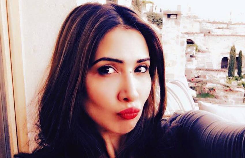 बॉलीवुड एक्ट्रेस किम शर्मा का अफेयर भारतीय क्रिकेट टीम के युवराज सिंह के साथ काफी सुर्खियों में रहा था। (फोटोः फेसबुक)