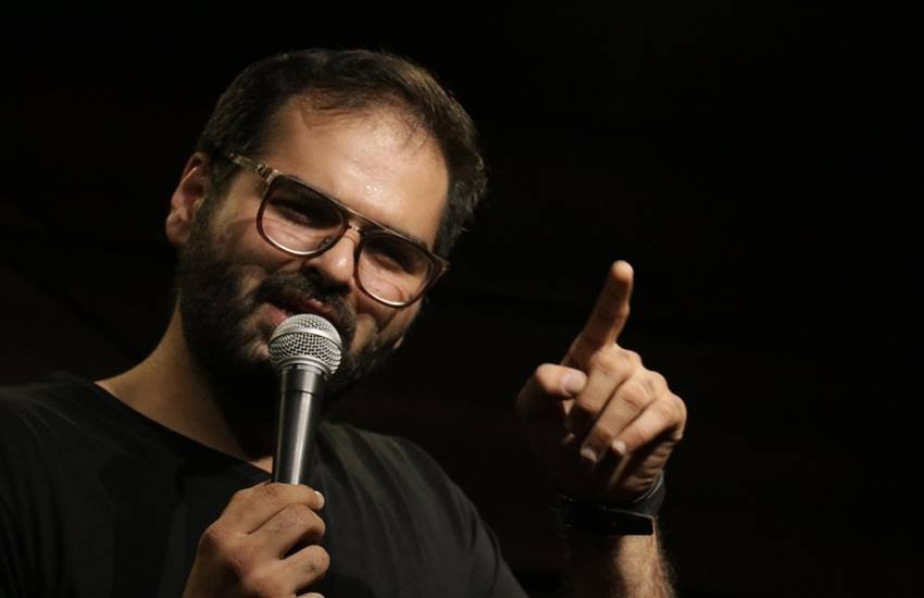 मशहूर स्‍टैंडअप कॉमेडियन कुणाल कामरा। फोटो- Twitter/KunalKamra