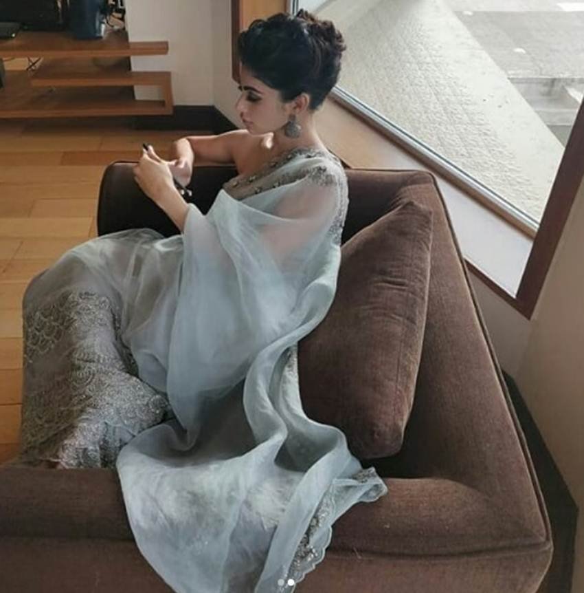 mouni roy, mouni roy instagran, mouni roy dance, mouni roy photos, mouni roy photoshoot, mouni roy news, mouni roy mansoon