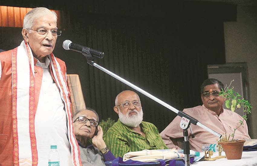 पूर्व केंद्रीय मंत्री व सांसद डॉक्टर मुरली मनोहर जोशी