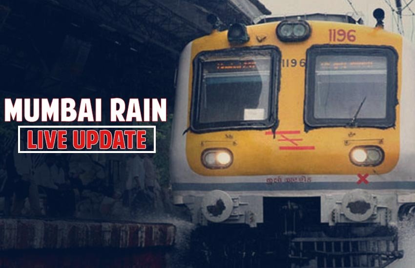 Mumbai Rains Live Update: बारिश की वजह से रेल की पटरियों पर भी पानी भर गया है।