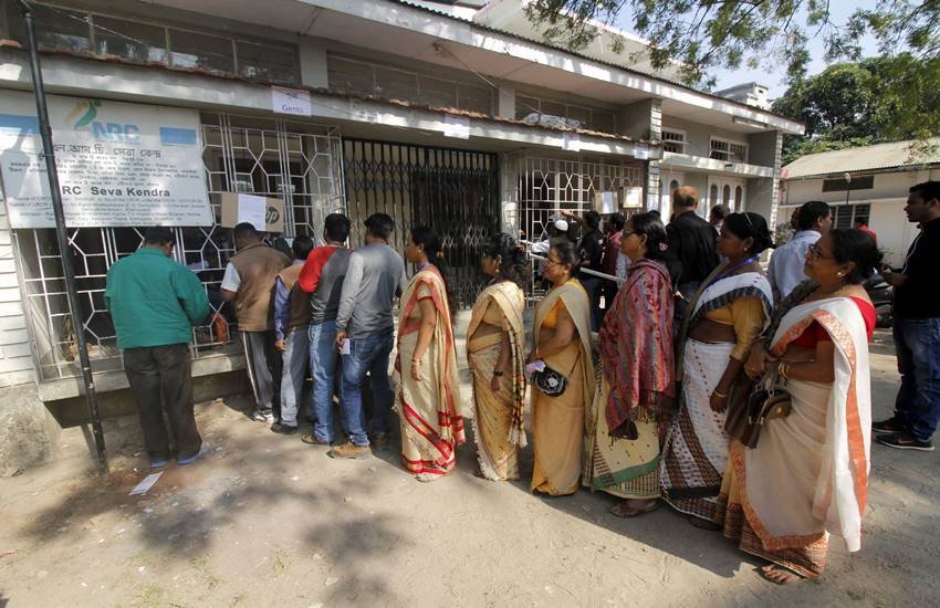 जिनका नाम फाइनल ड्राफ्ट में नहीं हैं, वे नागरिकता के लिए एनआरसी सेवा केंद्र पर आवेदन कर सकते हैं। (Photo : Express Archive)