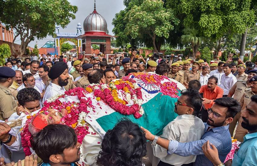 Gopal Das Neeraj, Neeraj, poet Gopal Das, Gopal Das Neeraj wanted Mercy killing, Mercy killing, Euthanasia, Aligarh, Aligarh Administration, Supreme Court, Hindi news, News in Hindi, Jansatta