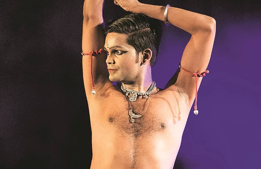 विनोद केविन को कला विरासत में नहीं मिली है। उनकी कला के प्रति जिजीविषा उन्हें भारत ले आई। विनोद केविन को कला विरासत में नहीं मिली है। उनकी कला के प्रति जिजीविषा उन्हें भारत ले आई।