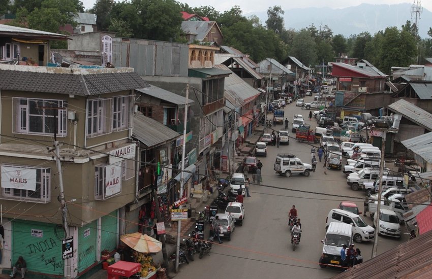 साउथ कश्मीर में ओपन मार्केट (एक्सप्रेस आर्काइव फोटो)