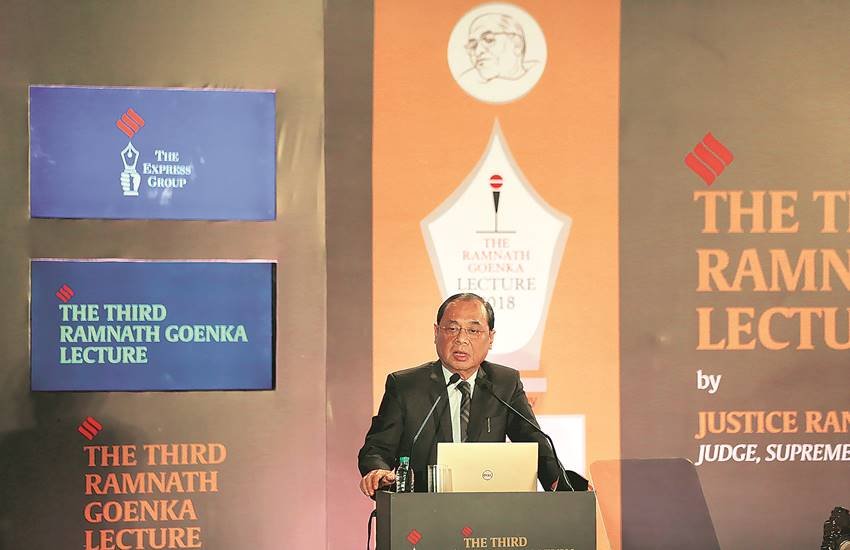 न्यायमूर्ति गोगोई ने इस बात को रेखांकित किया कि न्यायपालिका के उल्लेख के साथ संवैधानिक इतिहास यह दिखाएगा कि उसकी भूमिका निरंतर सामाजिक-राजनैतिक संदर्भ की रोशनी में विकसित हुई है। न्यायमूर्ति गोगोई ने इस बात को रेखांकित किया कि न्यायपालिका के उल्लेख के साथ संवैधानिक इतिहास यह दिखाएगा कि उसकी भूमिका निरंतर सामाजिक-राजनैतिक संदर्भ की रोशनी में विकसित हुई है।