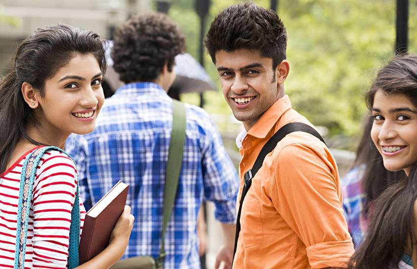 आर्मी में वेकेंसी महिला और पुरुष दोनों के लिए है।