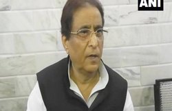 यूपी: आजम खान और तीन समर्थकों पर दंगा करने का केस, पड़ोसी ने दर्ज कराया मुकदमा