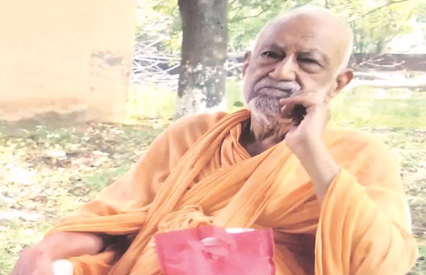 संत स्वामी सानंद आइआइटी-कानपुर में पर्यावरण अभियांत्रिकी के प्रोफेसर रहे हैं।