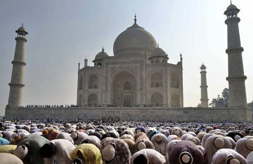 Namaz, Namaz at Taj mahal, Taj mahal namaz for non local, Taj Mahal mosque, agra, Supreme Court, Hindi news, News in Hindi, Jansatta Namaz, Namaz at Taj mahal, Taj mahal namaz for non local, Taj Mahal mosque, agra, Supreme Court, Hindi news, News in Hindi, Jansatta