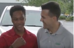 32 किलोमीटर पैदल चलकर पहुंचा ऑफिस, बॉस ने दिया ऐसा गिफ्ट कि दिल हो गया बाग-बाग