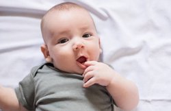 बरसात के मौसम में अपने नवजात का यूं रखें ख्याल, दूर ही रहेंगी बीमारियां