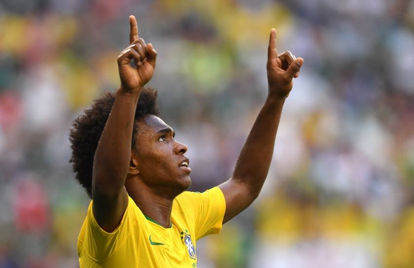 पांच बार की विजेता ब्राजील ने सोमवार को समारा एरिना में मेक्सिको को 2-0 से हराते हुए फीफा विश्व कप के 21वें संस्करण के क्वार्टर फाइनल में जगह बना ली है। 