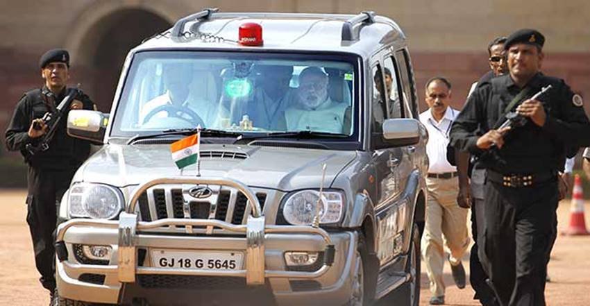 जब पीएम मोदी गुजरात के सीएम थे तब वह अपनी Mahindra Scorpio से ज्यादा ट्रैवल करते थे। वह अब भी अपनी इस कार का लोकसभा इलेक्शन के लिए प्रयोग करते हैं।
