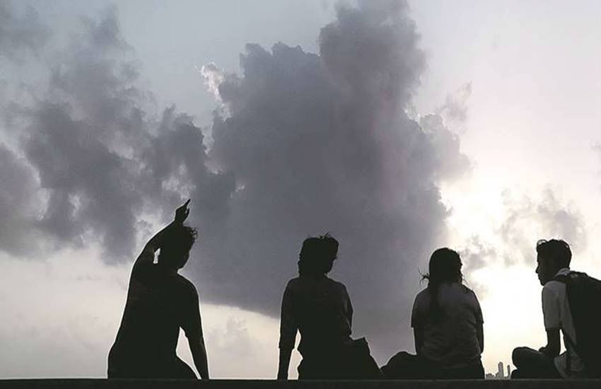 दिल्‍ली समेत देश के एक तिहाई राज्‍यों में बादल तो छाए, मगर बरसे नहीं