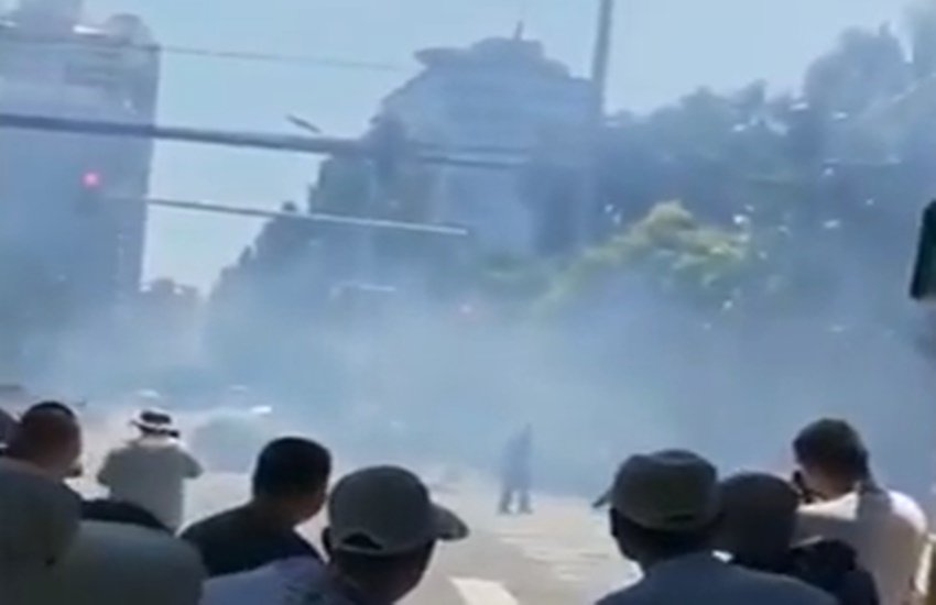चीन में अमेरिकी दूतावास के पास धमाका (Pic Curtsy- Video grab )